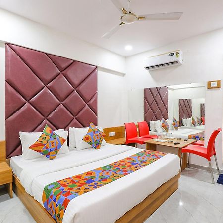 Fabhotel Crystal I - Гандинагар Екстериор снимка