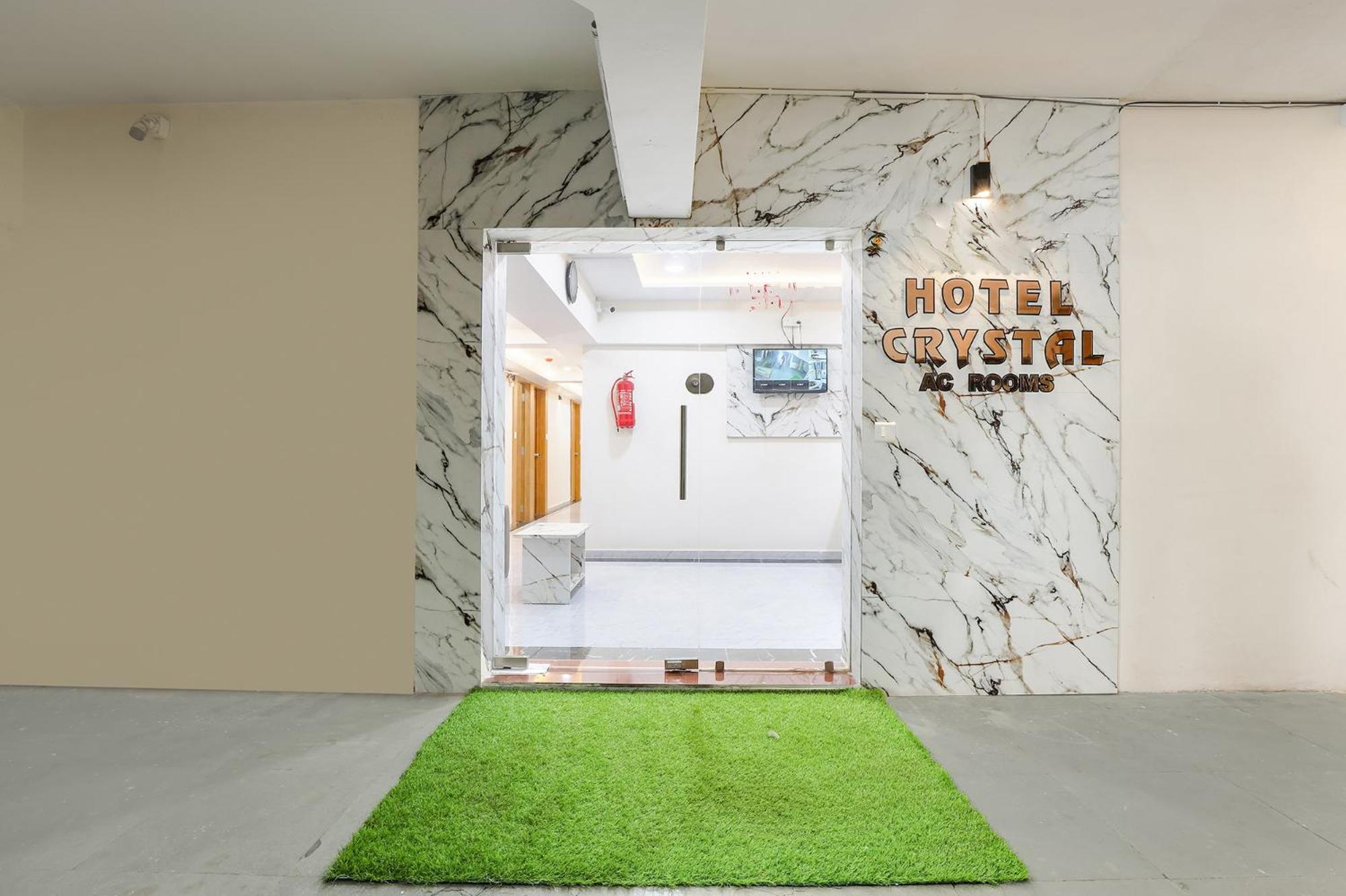 Fabhotel Crystal I - Гандинагар Екстериор снимка